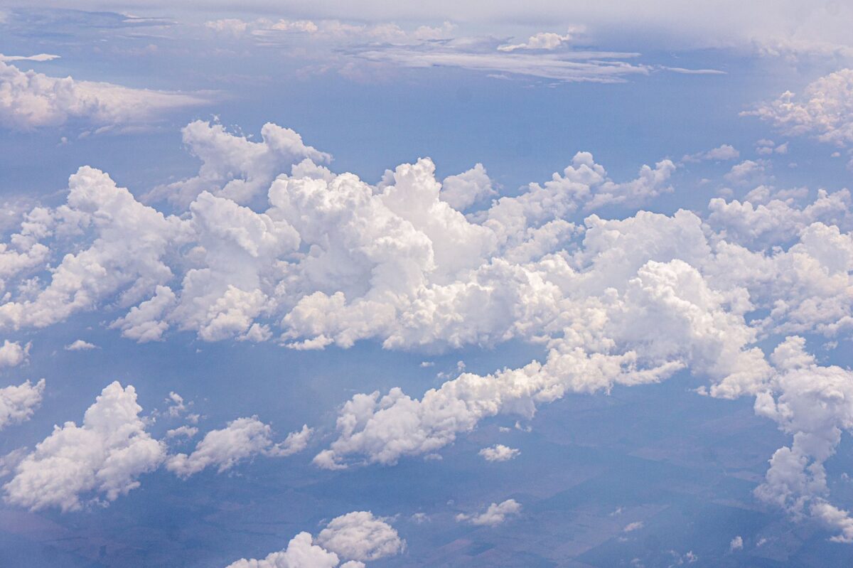 nuages eau variables jwst sépare il
